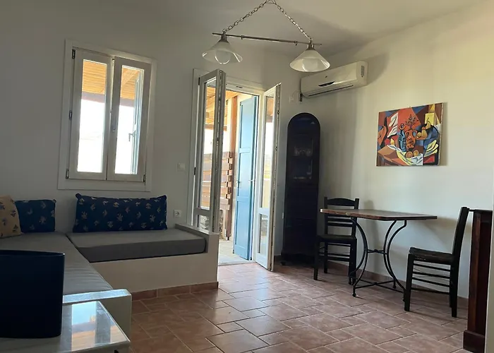 Phoenix Cosy Livadakia Casa vacanze